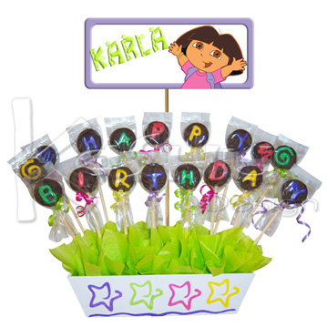ADORNO DE DORA LA EXPLORADORA CON MINI MAMUTS DECORADOS
