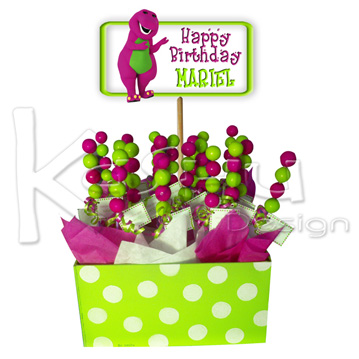 ADORNO DE BARNEY CON BROCHETAS DE CHICLE BOLA