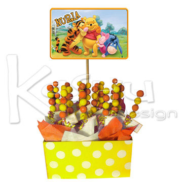 ADORNO DE WINNIE POOH CON BROCHETAS DE CHICLE BOLA