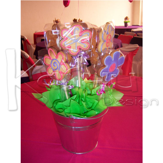 ARREGLO DE GALLETAS DE FLORES