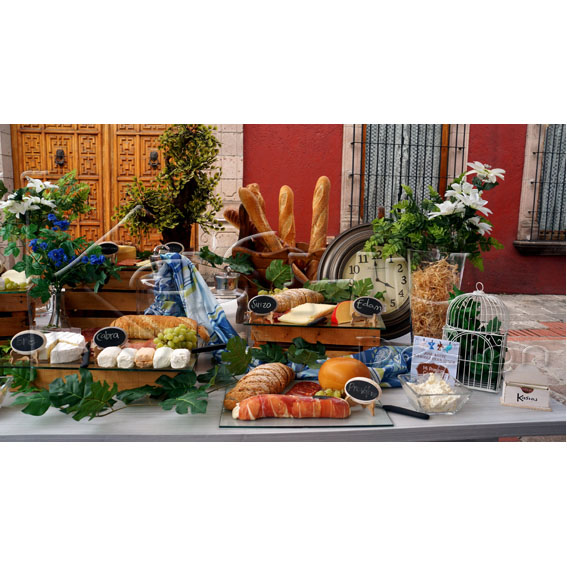 BARRA DE QUESOS Y CARNES FRIAS