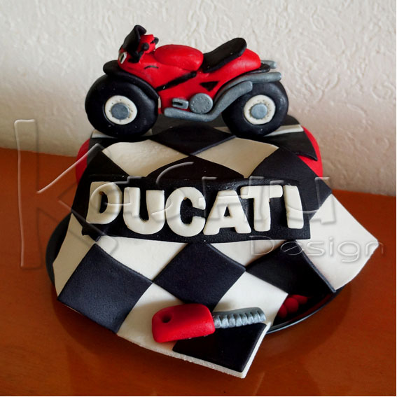 PASTEL DE FONDANT DUCATI