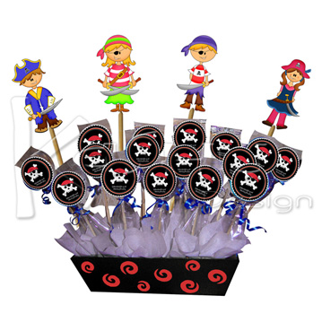 ARREGLO DE MADERA CON BROCHETAS DE MAMUT PERSONALIZADAS Y DISEÑOS DE PIRATAS
