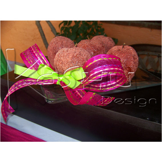 ARREGLO DE MANZANAS CUBIERTAS DE TAMARINDO
