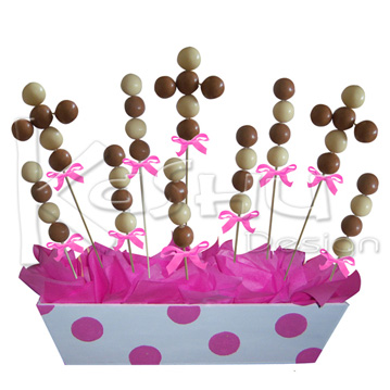 ARREGLO DE MADERA CON BROCHETAS DE CHICLE BOLA