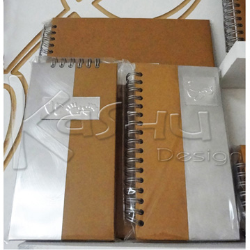 LIBRETAS RUSTICAS CON PLACA DE METAL