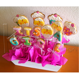 ARREGLO DE GALLETAS DECORADAS